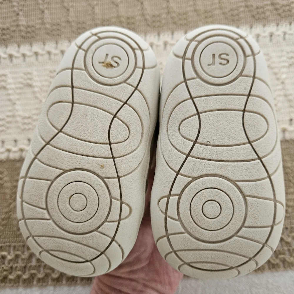 Stride Rite Boy's White First Sneaker Sz 3
